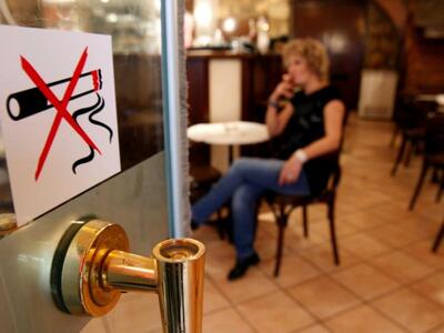 «Καπνός» η απαγόρευση τσιγάρου στους δημ...