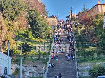 Πάτρα: Χαμός στις σκάλες της Αγ. Νικολάο...