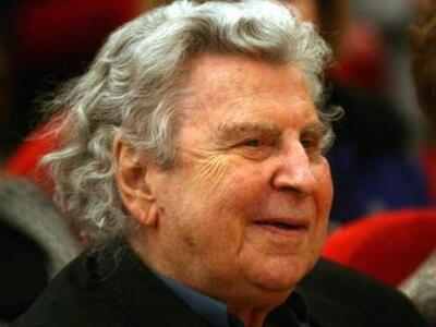 Στο νοσοκομείο με πνευμονία ο Μίκης Θεοδωράκης