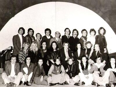 Η Κατερίνα στην πρώτη σειρά τρίτη απο αριστερά