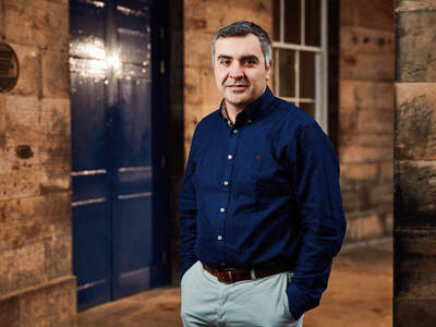 Ο Αιγιώτης καθηγητής Θέμης Προδρομάκης α...