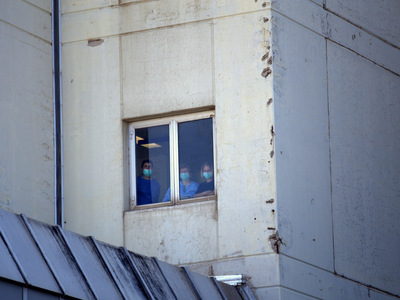 Πατρινοί βγήκαν στα μπαλκόνια τους και χ...