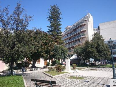 Πλατεία Παπαφλέσσα.