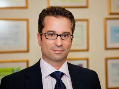 Άμεση αποκατάσταση της κήλης συνιστούν α...