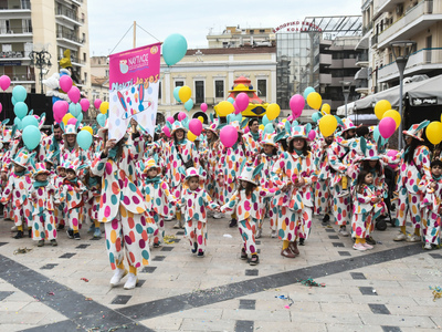 Πατρινό Καρναβάλι: Οι μικροί παίρνουν θέ...