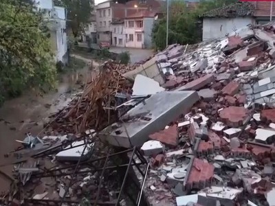 Κωνσταντινούπολη: Δύο οι νεκροί, παραμέν...