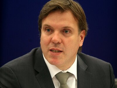 Διαψεύδει ο Πεταλωτής τα σενάρια περί πτ...