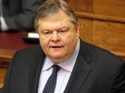 Ο Βενιζέλος κάνει ανασχηματισμό