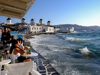 Μαύρα σύννεφα για τον τουρισμό, λόγω της...