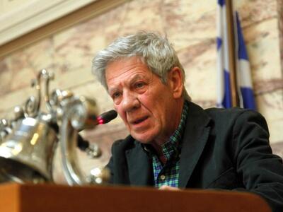 Αλλού οι άνθρωποι βλέπουν τα τρένα να πε...