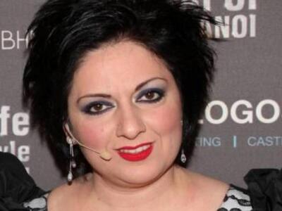 Η Σοφία Μουτίδου τους άφησε στα... κρύα ...