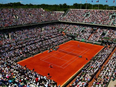 Δεν την... γλίτωσε ούτε το τένις - Αναβλ...