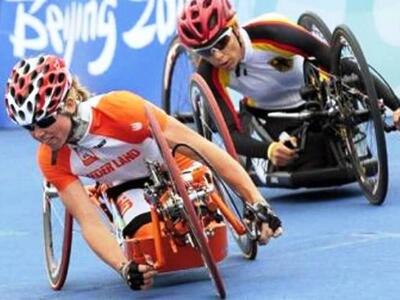 Παρολυμπιονίκης περπάτησε μετά από ατύχημα 