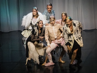 Ο Γιώργος Ελευθεριάδης έντυσε Σοφία Κόκκ...