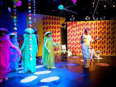 Η DUR χορηγός στη θεατρική παράσταση του...