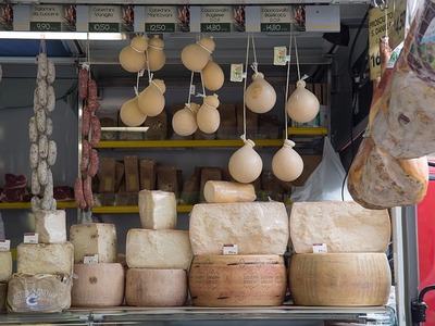 Απλησίαστα τα ελληνικά τυριά - Ανατιμήσε...