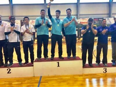 Η νικήτρια ομάδα του ΑΣΣΑ στο βάθρο των ...