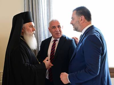 Παρών στις λαμπρές θρησκευτικές εκδηλώσε...