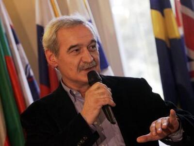 Διαβεβαίωση ότι η Κομισιόν δεν θέτει θέμ...