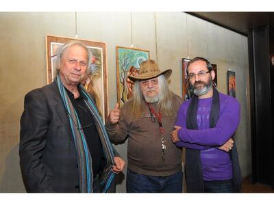 Καρέ καρέ τα γκαίνια έκθεσης ζωγραφικής:...