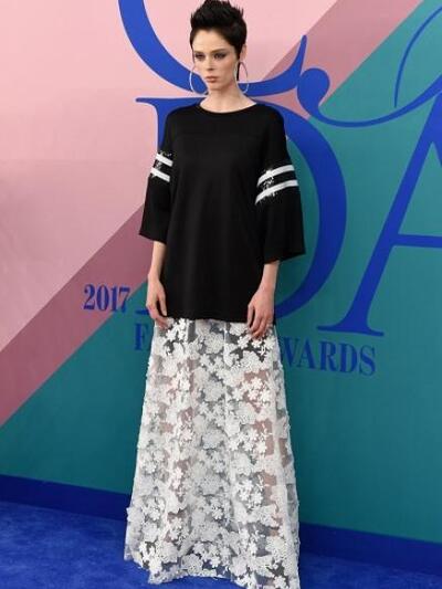 KOKO ΡΟΣΑ ΜΕ  CYNTHIA ROWLEY