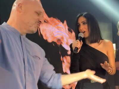 Ο Νίκος Μουτσινάς ξεφάντωσε στη Λένα Ζευ...