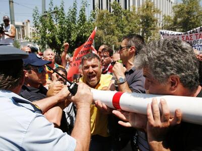 Συμβασιούχοι των Δήμων επιχείρησαν να ει...