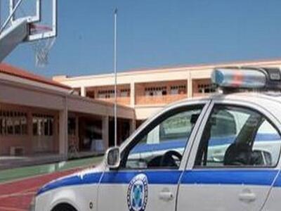 Προσπάθησε να αρπάξει μαθητή μέσα από το...