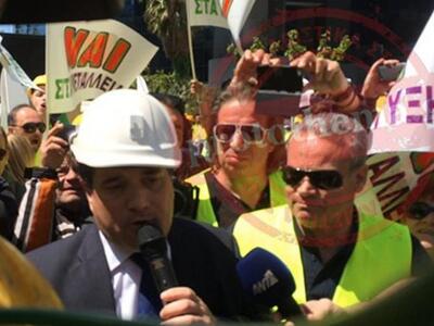 Ο Άδωνις φόρεσε κράνος κι έγινε ...επανα...