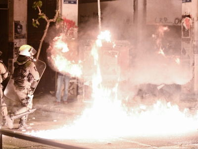 Επεισόδια τα ξημερώματα στα Εξάρχεια – Τ...