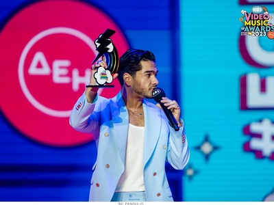 Το βραβείο για την «Καλύτερη Μπαλάντα» κ...