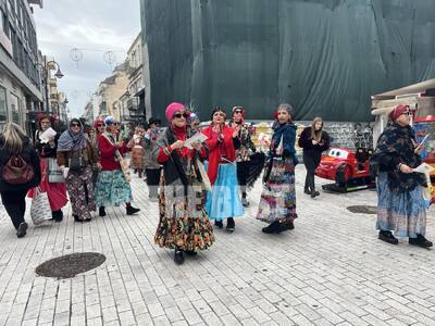 Tσικνοπέμπτη στην Πάτρα: Γαρύφαλλο στ΄αυ...