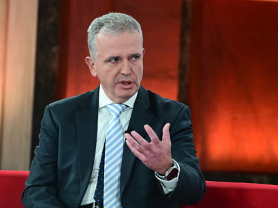 Μία μέρα πριν παραιτηθεί ο Σκλήκας εξασφ...