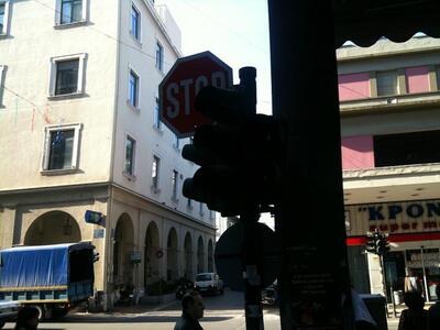 Πάτρα: Επισκεύαζαν τα φανάρια στην Γούνα...