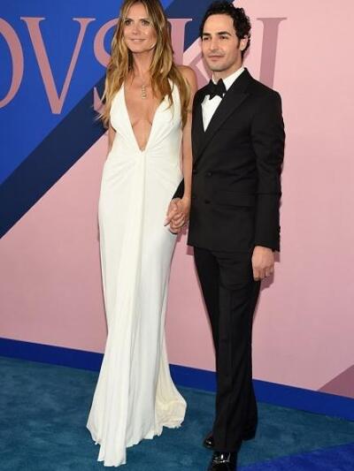 XAINTI KΛΟΥΜ ΜΕ ZAC POSEN