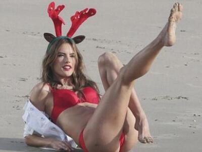 Η Αλεσάντρα Αμπρόζιο μας ζεσταίνει &quot...