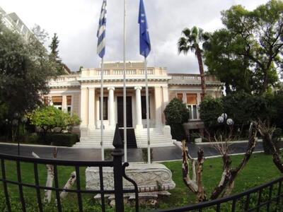 Μαξίμου προς βουλευτές ΣΥΡΙΖΑ: Μη φύγετε...