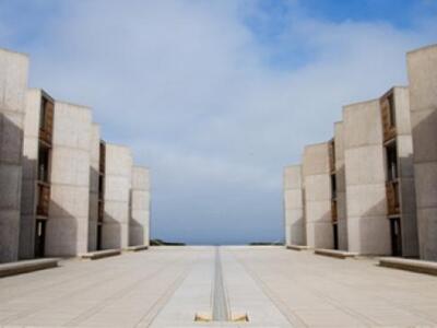 Το "γεωμετρικό" κτίριο του Sal...