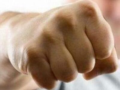 Πάτρα: Ενεχυροδανειστής χτύπησε δημοσιογ...