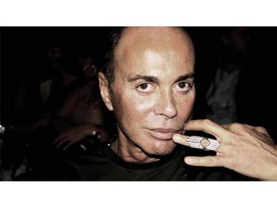 Ο Λάκης Γαβαλάς, η χρεοκοπία και το ξέφρ...