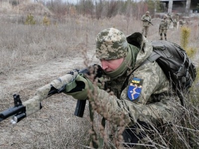 Ουκρανία: Ένας στρατιώτης νεκρός και 6 τ...