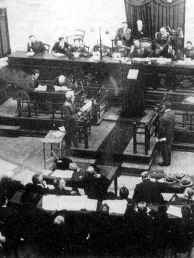 Ξαναγίνεται η δίκη των "έξι" μ...