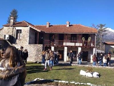 Στην αυλή του Μουσείου Πολέμου 1912-1913