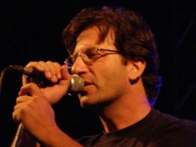 Πάτρα: Ο Θανάσης Παπακωνσταντίνου έρχετα...