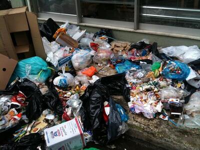 Πάτρα:  Εικόνες από τα παλιά με κάδους μ...