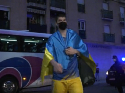 Οι Ισπανοί φίλαθλοι αποθέωσαν τους Ουκρα...