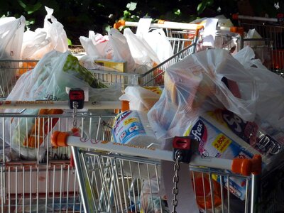 Πάτρα: Μπήκαν σε σούπερ μάρκετ και έκλεψαν