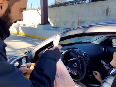 Αγρότες προσέφεραν μήλα και κρόκο Κοζάνη...