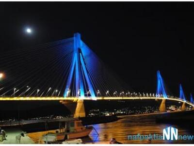 Πανσέληνος στη γέφυρα και στο κάστρο του...