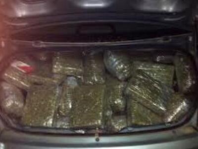 Τον έπιασαν με 11 κιλά χασίς στο Λιμάνι ...